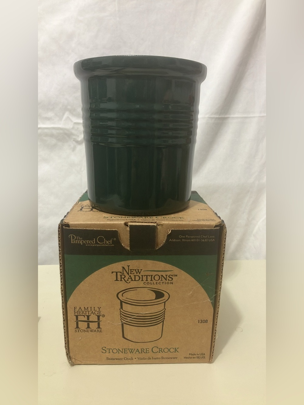 The Pampered Chef Forest Green Stoneware Crock